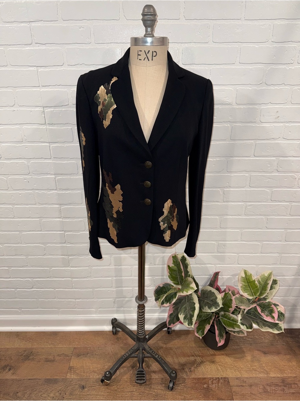 Moschino Vintage 1995 Black Blazer with Camo Sequin Patches Made in Italy - Picture 3 of 15